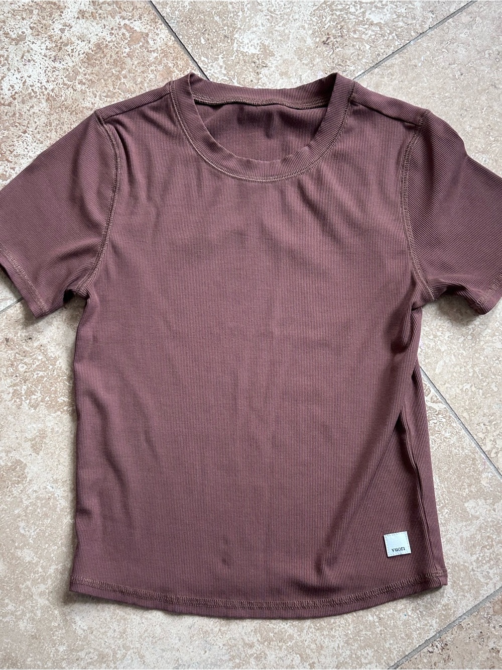 Vuori Pose Fitted Tee - Picture 2 of 5